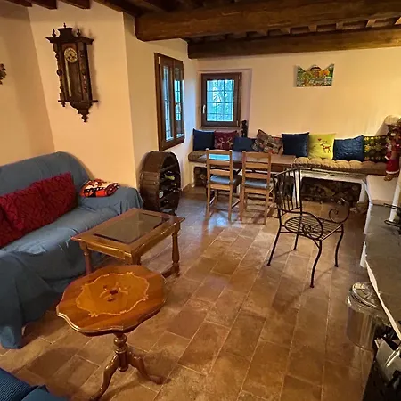 Monte Cuccolo House Bed & Breakfast