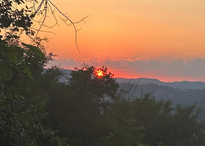 Monte Cuccolo House Bed & Breakfast *